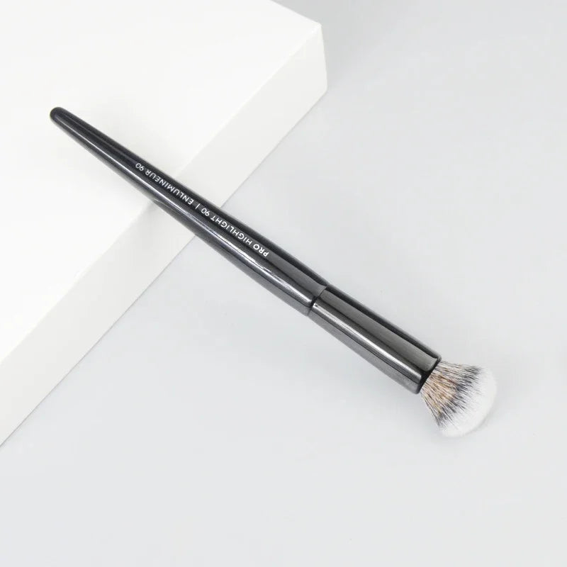 Hinium Highlight Brush