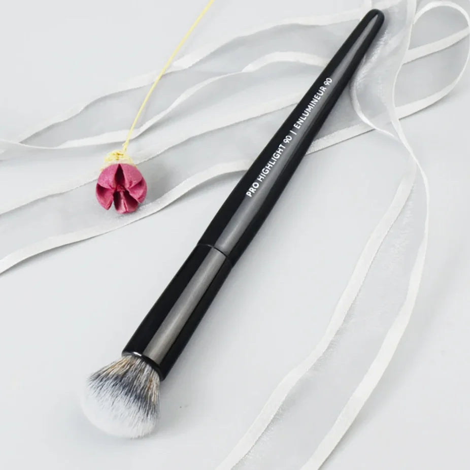 Hinium Highlight Brush