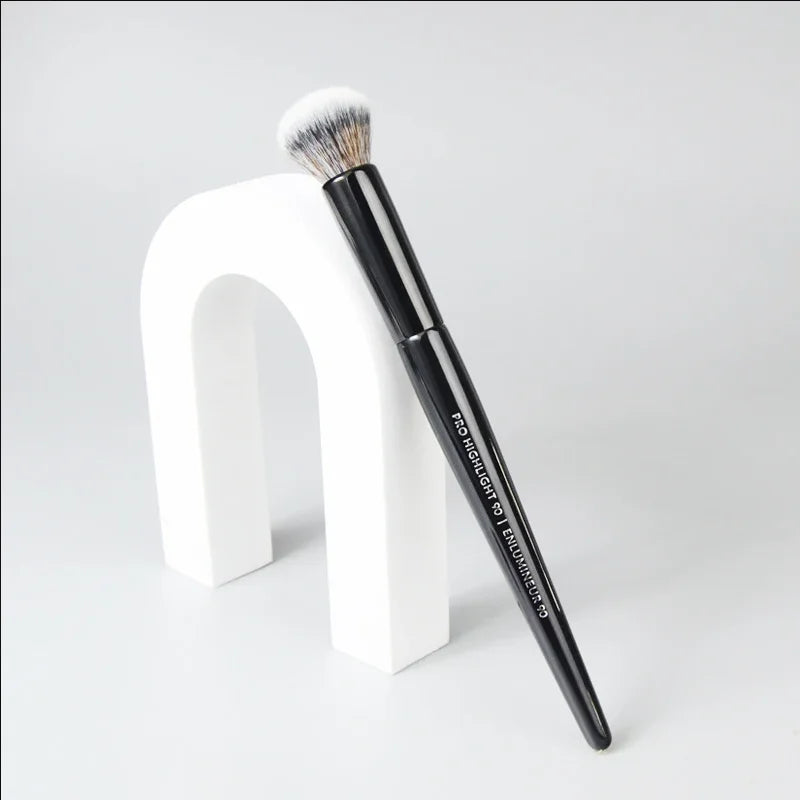 Hinium Highlight Brush
